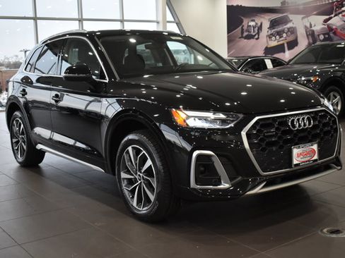 Used 2023 Audi Q5 2.0T Premium w/ Convenience Package image 5