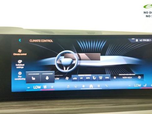 Used 2024 BMW X7 xDrive40i w/ Parking Assistance Package AWD/4WD image 57