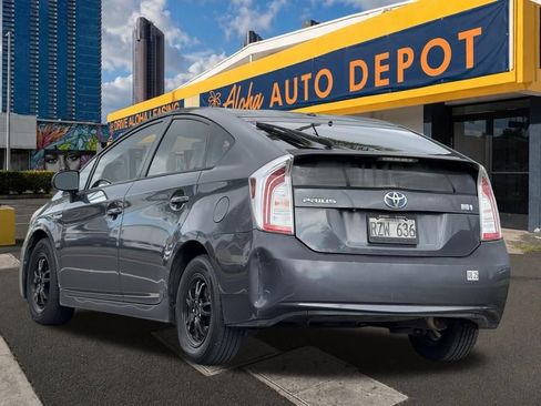 Used 2013 Toyota Prius One FWD image 3
