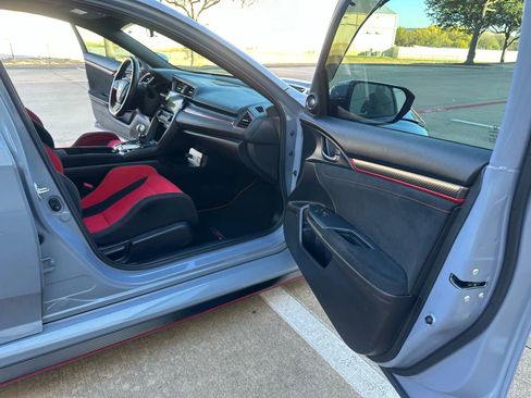 Used 2019 Honda Civic Type R image 24