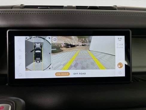 Used 2024 Land Rover Defender 110 X-Dynamic SE image 17