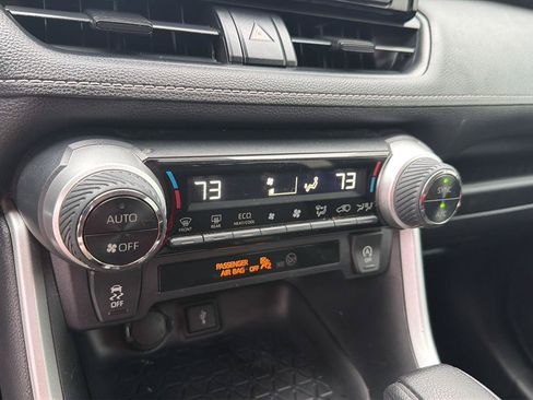 Used 2020 Toyota RAV4 XLE FWD image 24