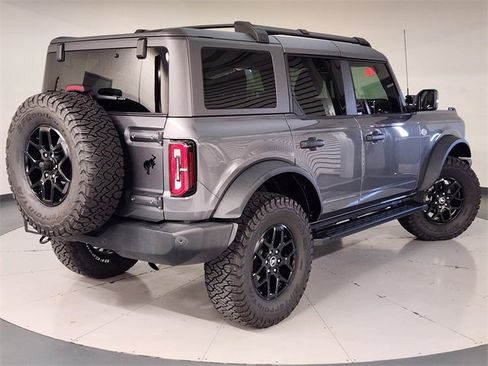 Used 2023 Ford Bronco Wildtrak image 2