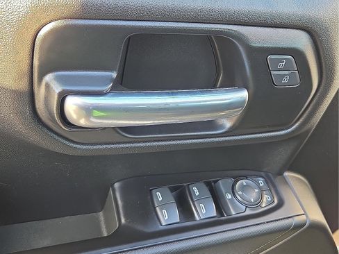 Certified 2019 Chevrolet Silverado 1500 Custom Trail Boss w/ Custom Convenience Package image 13