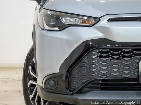 Used 2023 Toyota Corolla Cross AWD Hybrid image 6