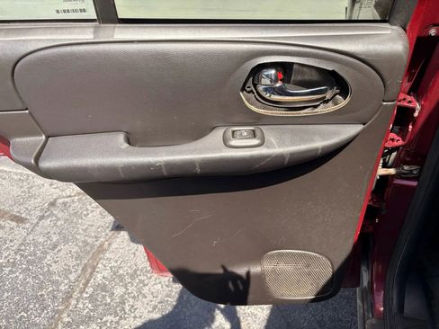 Used 2005 Chevrolet TrailBlazer LT image 13