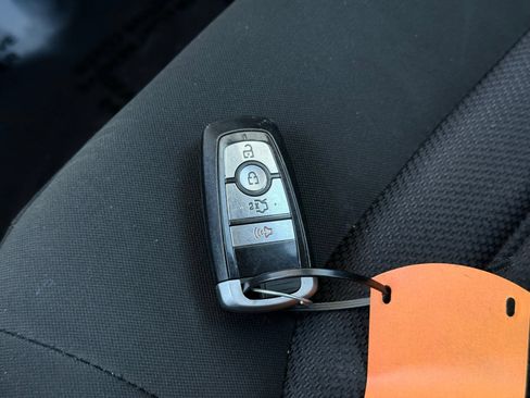 Used 2019 Ford Fusion SE FWD image 34
