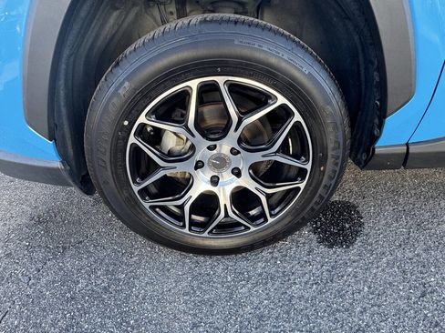 Used 2019 Toyota RAV4 LE image 30