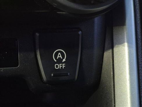 Used 2021 Toyota RAV4 XLE w/ Convenience Package FWD image 19