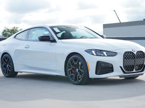 New 2026 BMW 430i Coupe w/ M Sport Package RWD image 3