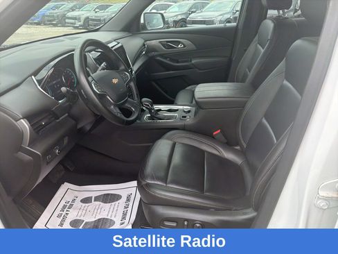 Used 2023 Chevrolet Traverse LT image 11