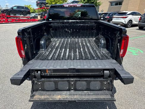 Used 2025 GMC Sierra 1500 SLT AWD/4WD image 20