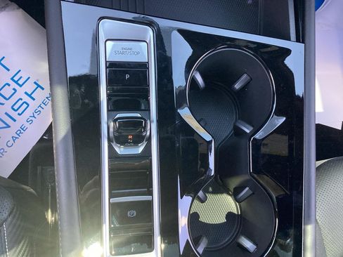Certified 2026 Volkswagen Atlas Cross Sport SE w/ Panoramic Sunroof Package FWD image 20