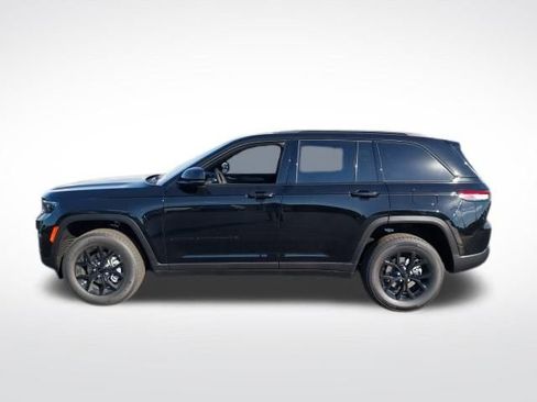 New 2025 Jeep Grand Cherokee Laredo image 18