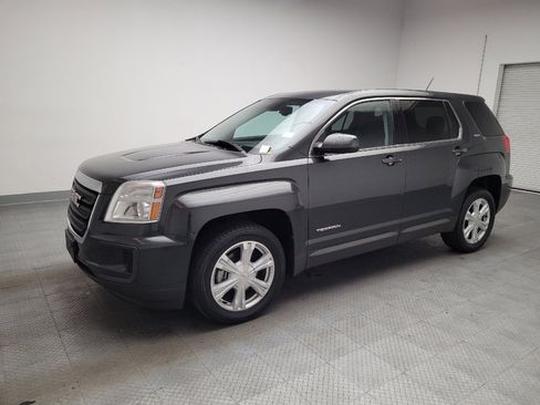 Used 2017 GMC Terrain SLE FWD image 2
