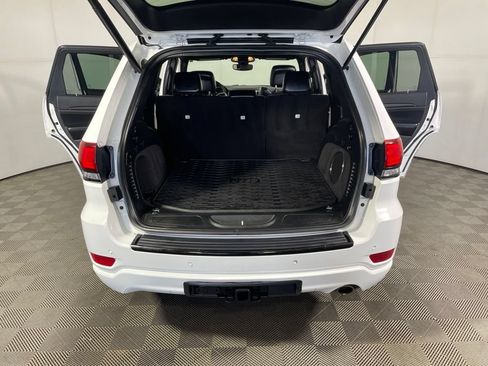 Used 2018 Jeep Grand Cherokee Laredo AWD/4WD image 21