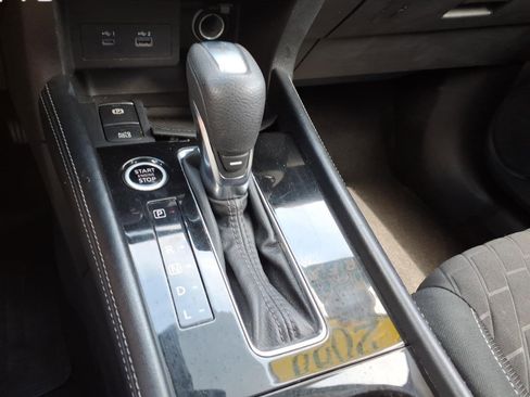 Used 2022 Nissan Kicks SV FWD image 20