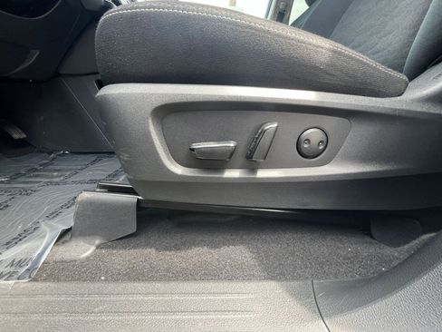 Used 2025 Nissan Pathfinder SV AWD/4WD image 22