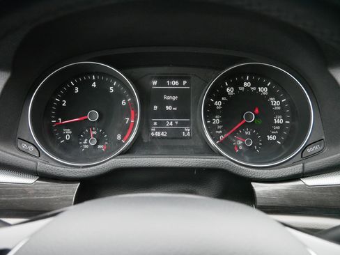 Used 2017 Volkswagen Passat 1.8T SE image 21