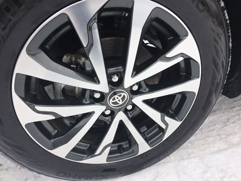 Certified 2024 Toyota Corolla Cross XLE image 10