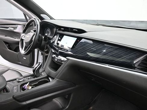 Used 2024 Cadillac XT6 Premium Luxury w/ Technology Package image 18