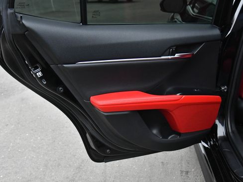 Used 2019 Toyota Camry XSE image 35