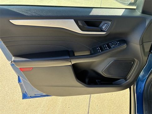 Used 2022 Ford Escape SE image 19