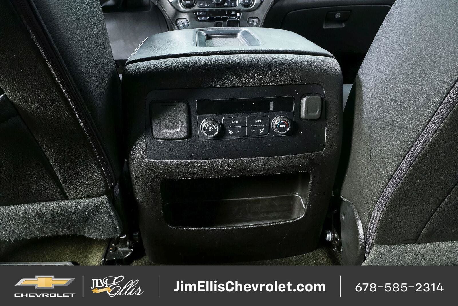 Used 2018 Chevrolet Suburban LT w/ LT Signature Package RWD image 21
