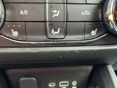 Used 2023 Chevrolet TrailBlazer LT image 30