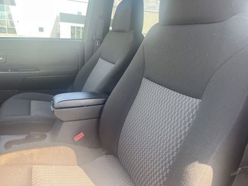 Used 2010 Chevrolet Colorado LT image 12