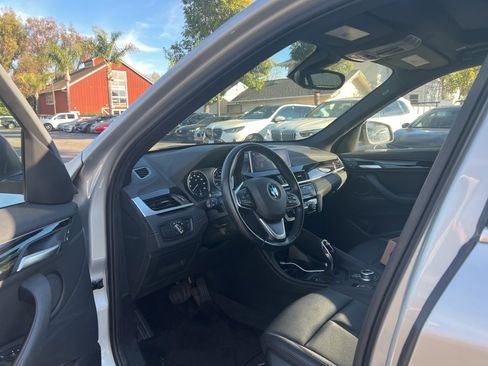 Used 2021 BMW X1 xDrive28i w/ Convenience Package image 13