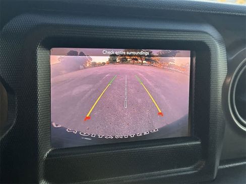 Used 2022 Jeep Wrangler Unlimited Willys image 19