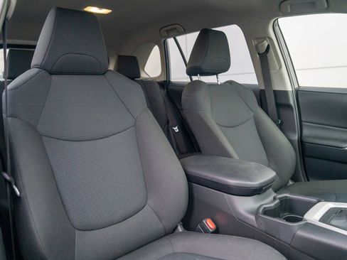 Used 2025 Toyota RAV4 LE image 23