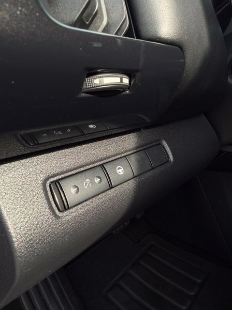Used 2024 Nissan Pathfinder SV FWD image 34
