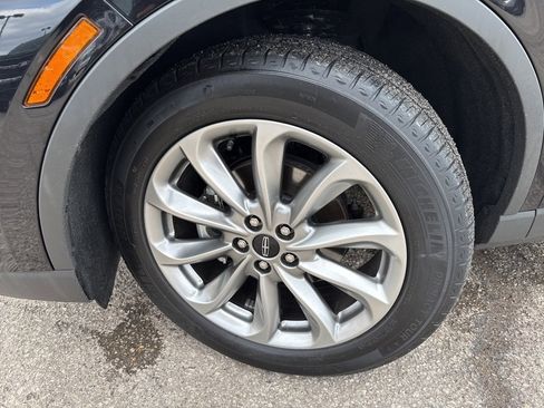 Used 2022 Lincoln Corsair FWD w/ Premium Package image 3