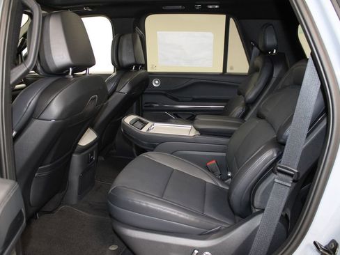 New 2025 Lincoln Navigator Reserve w/ Jet Appearance Package image 29
