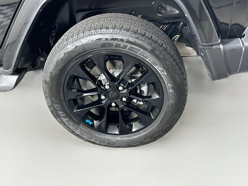 Used 2022 Jeep Wrangler Sahara image 11