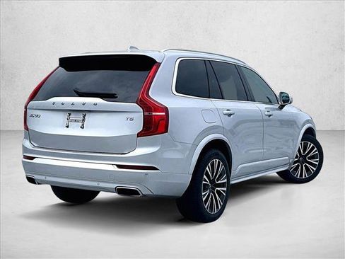 Used 2021 Volvo XC90 T5 Momentum w/ Protection Package Premier FWD image 2
