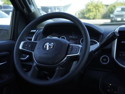 New 2026 RAM 3500 Big Horn AWD/4WD image 32
