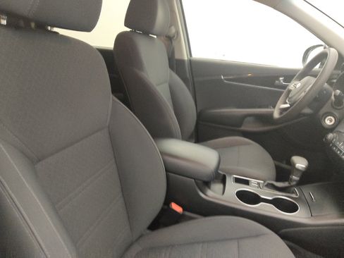 Used 2019 Kia Sorento L FWD image 21