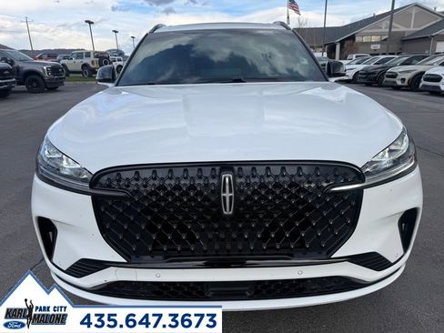 Used 2025 Lincoln Aviator Reserve w/ Equipment Group 201A image 2