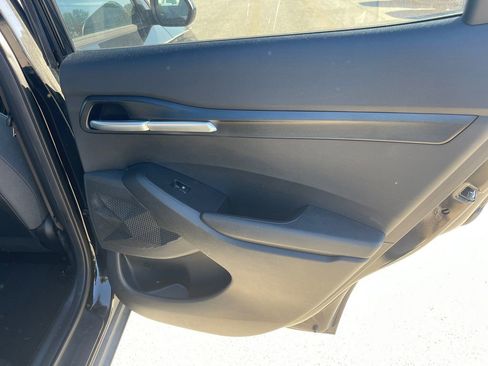 Used 2022 Kia Seltos LX image 18