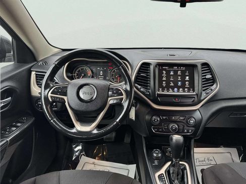 Used 2016 Jeep Cherokee Latitude image 18