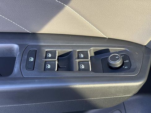 Used 2023 Volkswagen Atlas SE AWD/4WD image 16