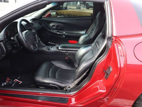 Used 2002 Chevrolet Corvette Coupe w/ Preferred Equipment Group2 image 8