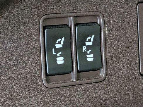 Used 2018 Lexus RX 350L Premium w/ Premium Package image 30