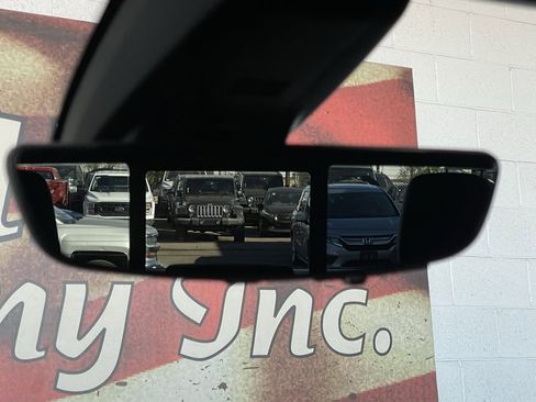 Used 2021 Chevrolet Silverado 2500 LTZ w/ LTZ Plus Package image 44