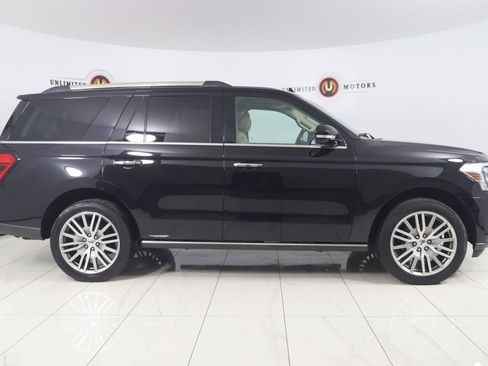 Used 2022 Ford Expedition Limited image 2