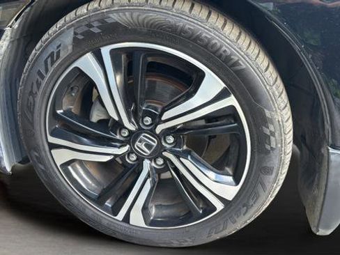 Used 2016 Honda Civic Touring image 32