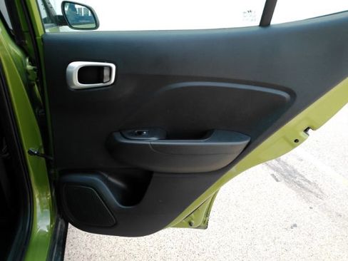 Used 2022 Hyundai Venue SEL FWD image 19